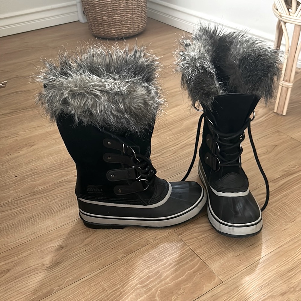 Sorel Joan of arctic black boots. Size 8